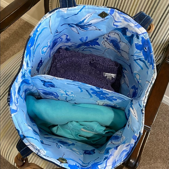 SOLD-New Jean EX Weekend Tote - Picture 10 of 15